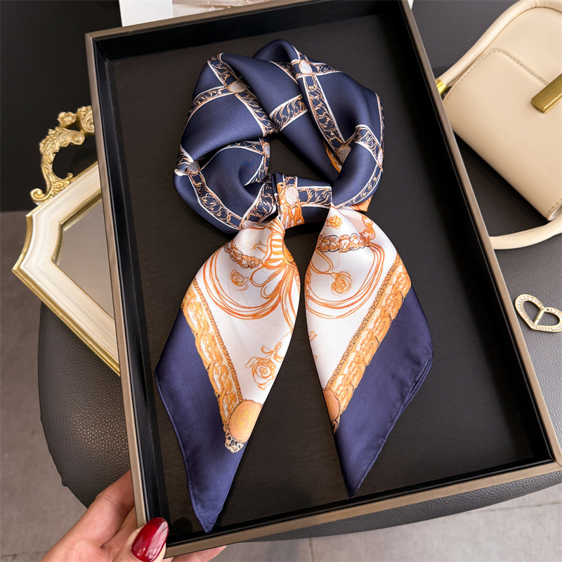 Blauer Klassischer Seidenschal – Silk Scarf Square Bewertung und Preis