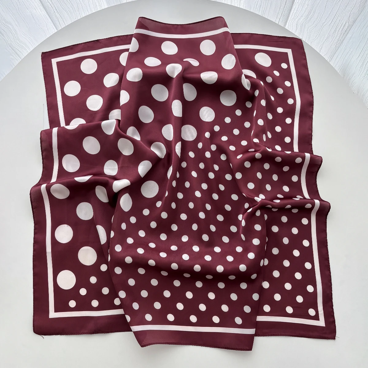 Eleganter, weicher, quadratisc – Silk Scarf Square Bewertung und Preis