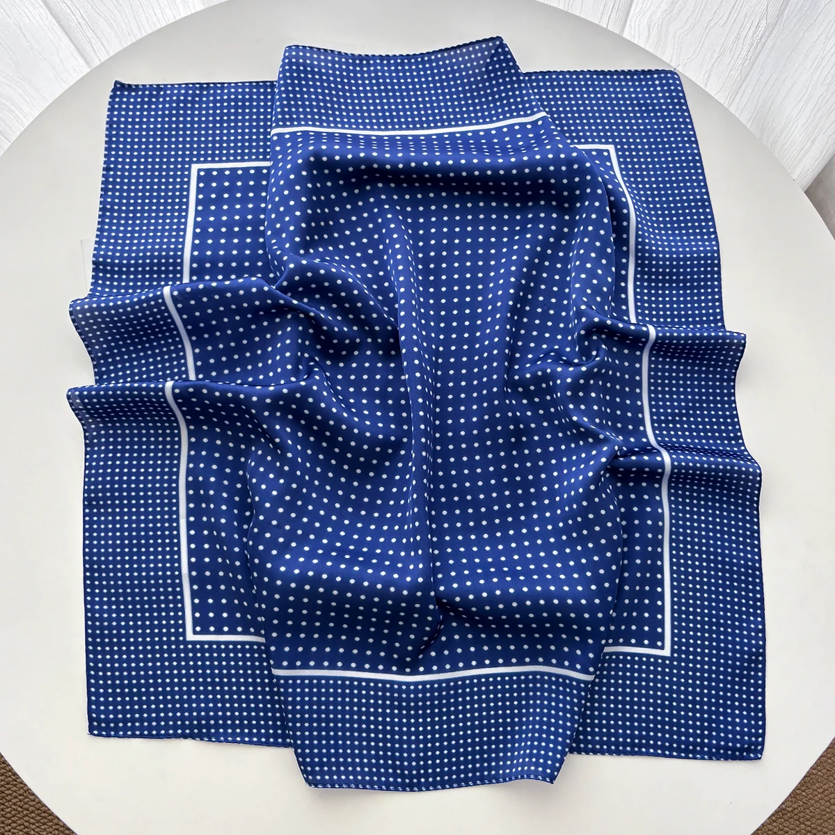 Eleganter, weicher, quadratisc – Silk Scarf Square Bewertung und Preis