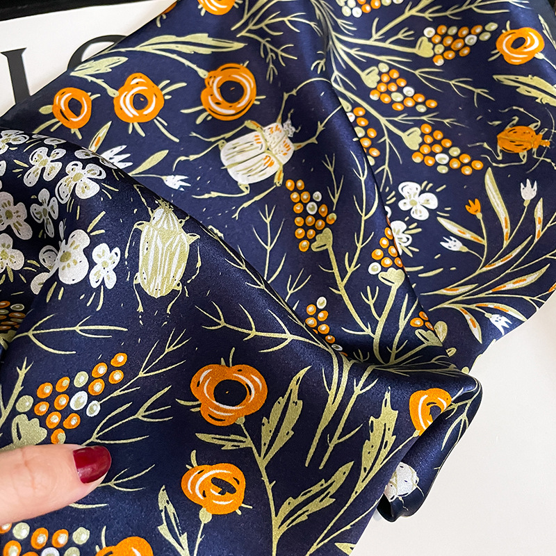 2026 Modischer 100% Echtseide  – Silk Scarf Square Bewertung und Preis