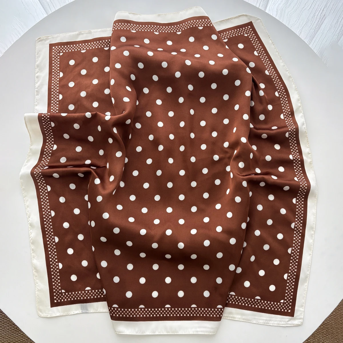 Eleganter, weicher, quadratisc – Silk Scarf Square Bewertung und Preis
